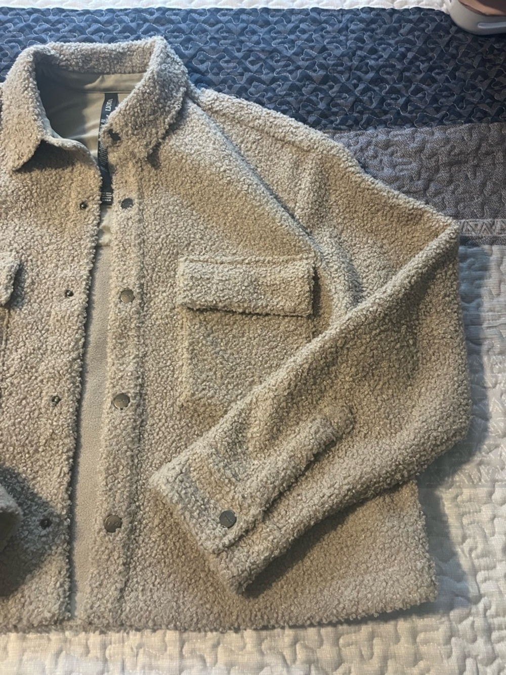 Women’s Beige Sherpa Jacket - Casual Button-Up Coat - Picture 3 of 6